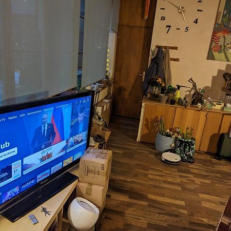 Appartement Chambre Canal St Martin à Paris Extérieur photo